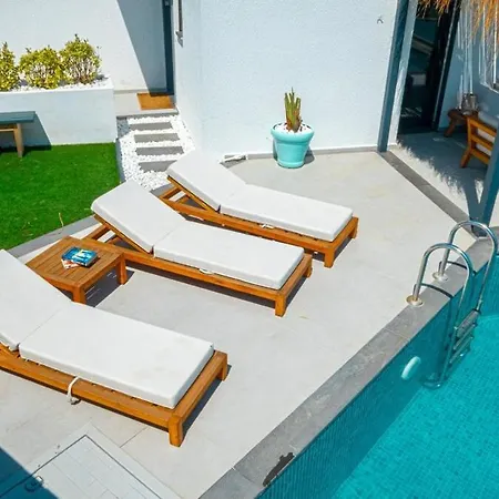 Magic Private Pool